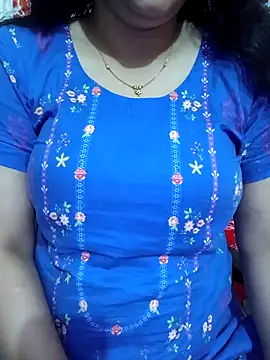 Snapshot of Priya_Boudi chatting on November 15, 2025, 6:34 pm Priya Boudi online show from November 15, 2025, 6:34 pm