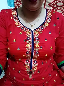 Snapshot of Priya_Boudi chatting on March 4, 2025, 5:03 pm Priya Boudi online show from March 4, 2025, 5:03 pm