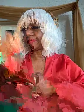 Snapshot of BreanaDivine chatting on June 12, 2026, 4:05 pm BreanaDivine online show from June 12, 2026, 4:05 pm