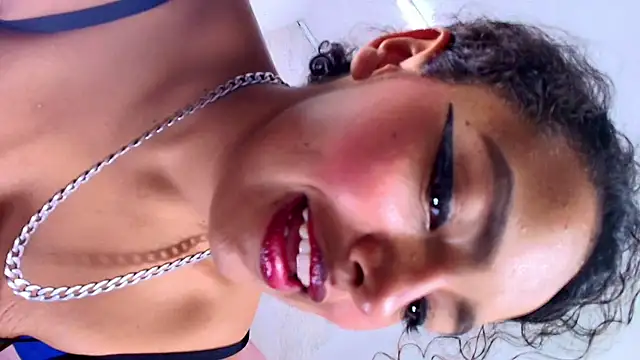 Snapshot of sofi_balvin chatting on February 24, 2025, 7:30 pm sofi balvin online show from February 24, 2025, 7:30 pm