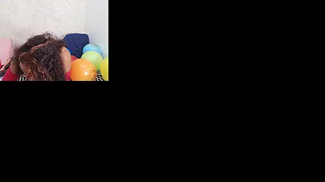 Snapshot of sofi_balvin chatting on September 17, 2025, 7:27 pm sofi balvin online show from September 17, 2025, 7:27 pm