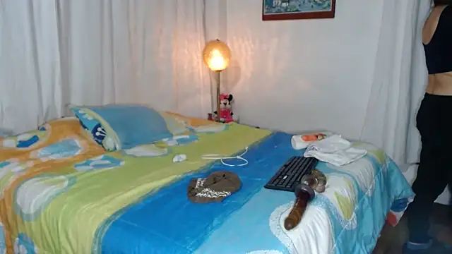 Snapshot of Chantal_hott chatting on November 12, 2025, 12:59 am Chantal hott online show from November 12, 2025, 12:59 am