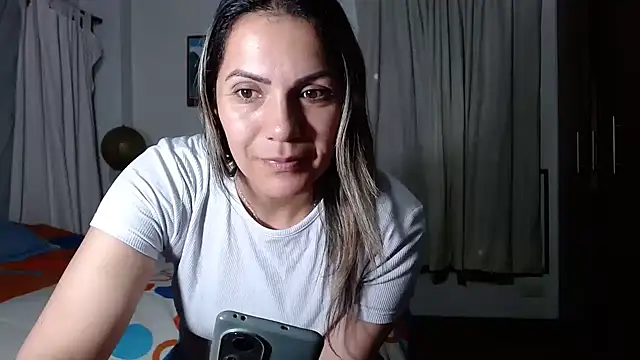 Snapshot of Chantal_hott chatting on October 27, 2025, 12:55 am Chantal hott online show from October 27, 2025, 12:55 am