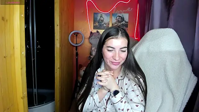 Snapshot of Fiery_Brunette_ chatting on October 2, 2025, 4:16 am Fiery Brunette online show from October 2, 2025, 4:16 am