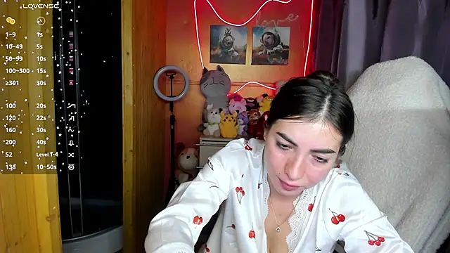 Snapshot of Fiery_Brunette_ chatting on September 29, 2025, 5:47 am Fiery Brunette online show from September 29, 2025, 5:47 am