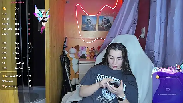 Snapshot of Fiery_Brunette_ chatting on February 21, 2025, 5:42 pm Fiery Brunette online show from February 21, 2025, 5:42 pm