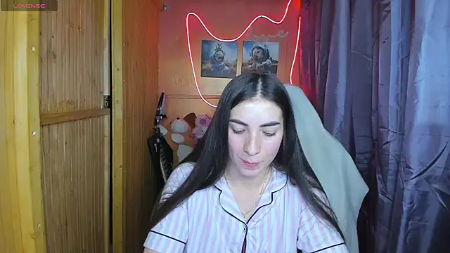 Snapshot of Fiery_Brunette_ chatting on February 20, 2025, 6:50 am Fiery Brunette online show from February 20, 2025, 6:50 am