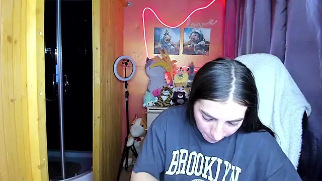 Fiery Brunette  online show from March 26, 2026, 8:34 am