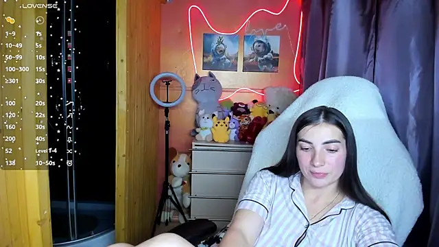 Snapshot of Fiery_Brunette_ chatting on September 22, 2025, 4:35 pm Fiery Brunette online show from September 22, 2025, 4:35 pm