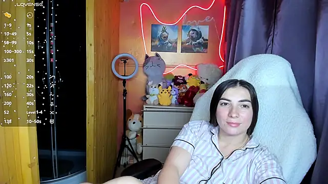 Snapshot of Fiery_Brunette_ chatting on September 14, 2025, 5:13 pm Fiery Brunette online show from September 14, 2025, 5:13 pm