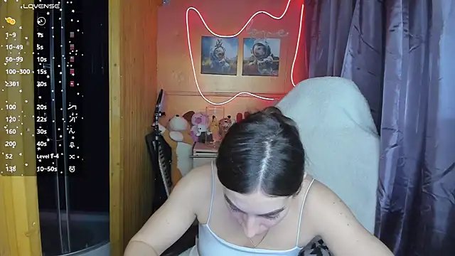 Snapshot of Fiery_Brunette_ chatting on March 21, 2025, 4:17 am Fiery Brunette online show from March 21, 2025, 4:17 am