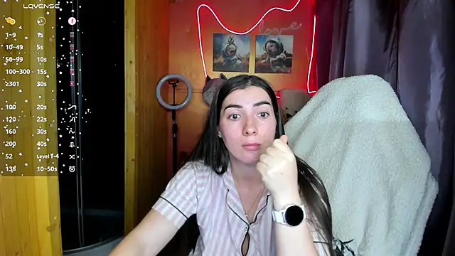 Snapshot of Fiery_Brunette_ chatting on October 6, 2025, 12:17 pm Fiery Brunette online show from October 6, 2025, 12:17 pm