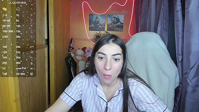 Snapshot of Fiery_Brunette_ chatting on March 9, 2025, 5:00 am Fiery Brunette online show from March 9, 2025, 5:00 am