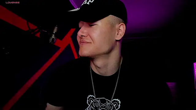 Snapshot of RODARRI chatting on September 11, 2025, 9:37 pm RODARRI online show from September 11, 2025, 9:37 pm