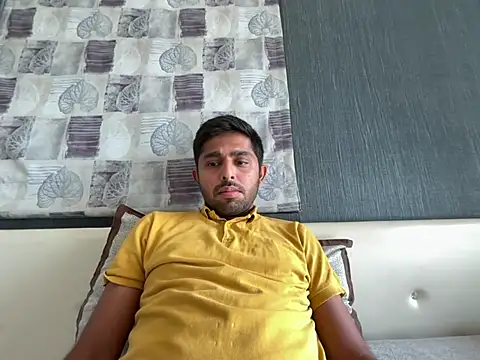 rhuh3991 online show from April 8, 2026, 10:39 am