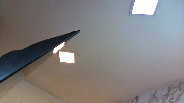 catalina  23 online show from December 4, 2025, 7:57 pm