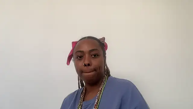 ChocolateCakeQueen online show from November 17, 2025, 8:02 pm