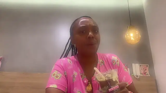 ChocolateCakeQueen online show from May 15, 2026, 12:30 am