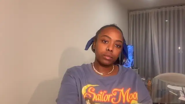 ChocolateCakeQueen online show from December 4, 2025, 12:31 am