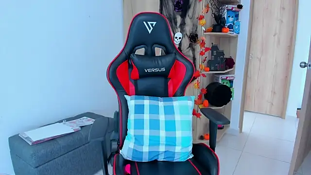  amanda seyfried19 online show from October 23, 2025, 5:00 pm