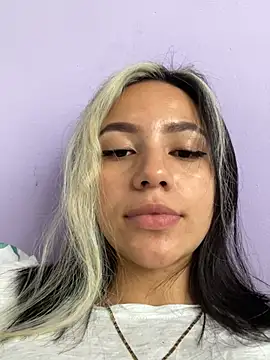 Snapshot of hannahb-e chatting on March 18, 2025, 5:12 pm hannahb-e online show from March 18, 2025, 5:12 pm