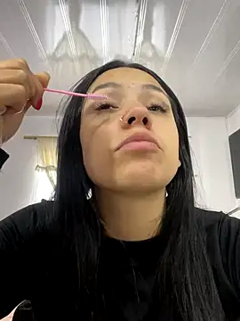 Snapshot of hannahb-e chatting on October 30, 2025, 8:28 pm hannahb-e online show from October 30, 2025, 8:28 pm