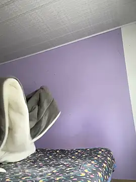 Snapshot of hannahb-e chatting on November 14, 2025, 6:00 pm hannahb-e online show from November 14, 2025, 6:00 pm