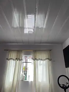 Snapshot of hannahb-e chatting on November 19, 2025, 3:23 pm hannahb-e online show from November 19, 2025, 3:23 pm