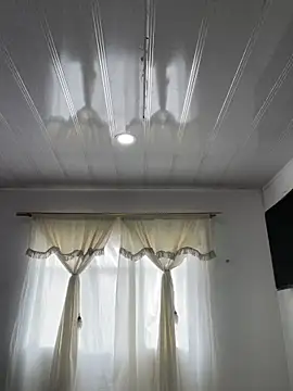 Snapshot of hannahb-e chatting on September 24, 2025, 3:29 pm hannahb-e online show from September 24, 2025, 3:29 pm