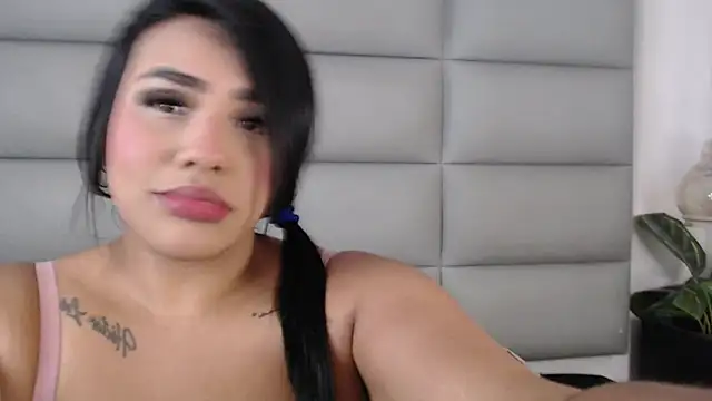 emily brontee  online show from March 14, 2025, 1:35 pm