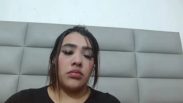 emily brontee  online show from October 22, 2025, 2:16 pm