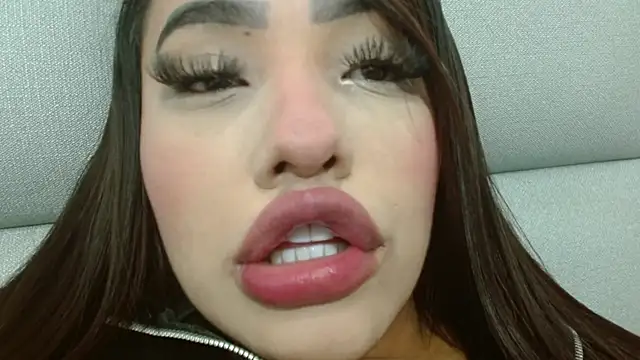 emily brontee  online show from October 7, 2025, 1:12 pm