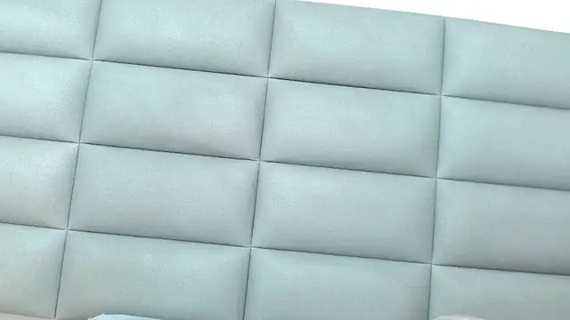 emily brontee  online show from September 24, 2025, 12:55 pm