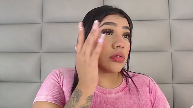 emily brontee  online show from March 17, 2025, 1:29 pm