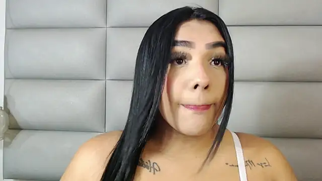 emily brontee  online show from March 4, 2025, 1:17 pm