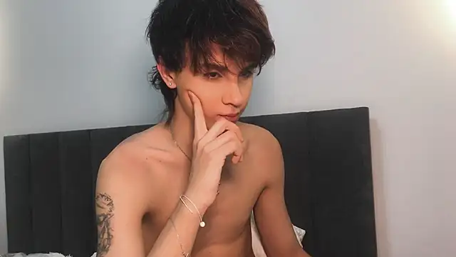 Snapshot of k0sta_ chatting on February 10, 2025, 5:03 am k0sta  online show from February 10, 2025, 5:03 am