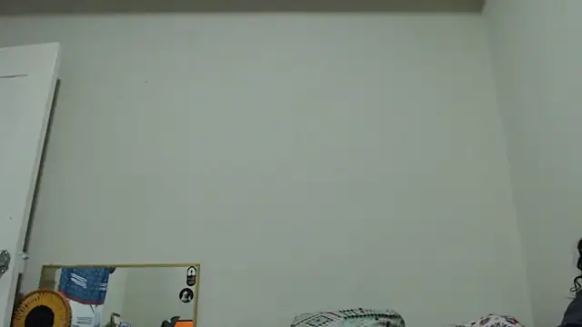 AlinaWoolf  online show from May 18, 2026, 2:12 am