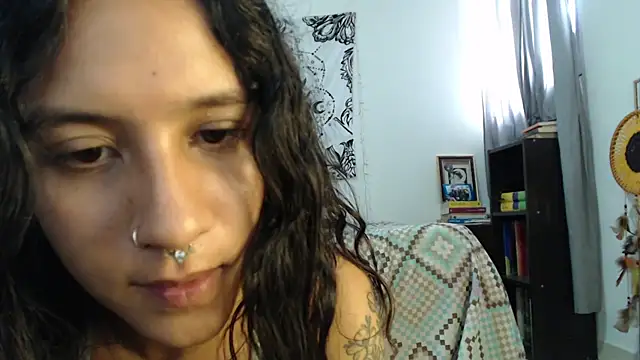 AlinaWoolf  online show from December 10, 2024, 4:49 pm