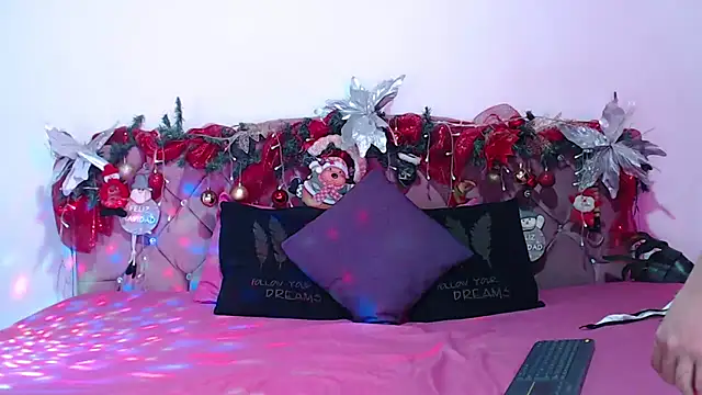 Snapshot of Cataleya_divine chatting on December 14, 2025, 11:05 am Cataleya divine online show from December 14, 2025, 11:05 am