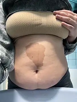 Snapshot of Angel__lika chatting on October 1, 2025, 4:22 pm Angel  lika online show from October 1, 2025, 4:22 pm