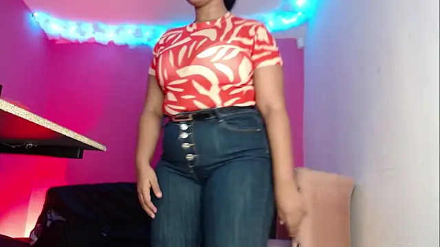 Snapshot of sharlot_evans_ chatting on October 22, 2025, 12:04 pm sharlot evans online show from October 22, 2025, 12:04 pm