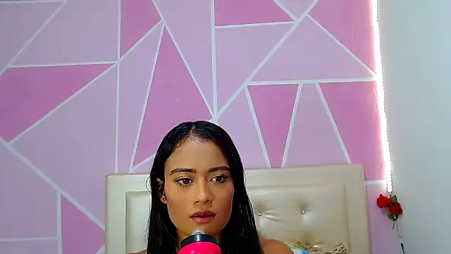 Snapshot of AngeDrty chatting on February 1, 2026, 6:44 am AngeDrty online show from February 1, 2026, 6:44 am