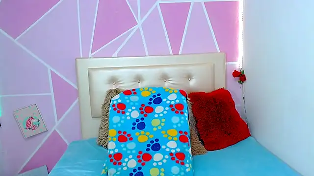 Snapshot of AngeDrty chatting on February 1, 2026, 11:36 pm AngeDrty online show from February 1, 2026, 11:36 pm