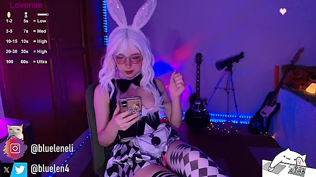 Snapshot of bluelen chatting on April 26, 2026, 10:12 am bluelen online show from April 26, 2026, 10:12 am