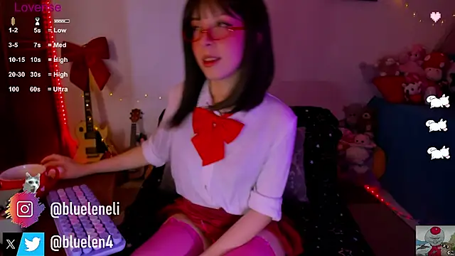 Snapshot of bluelen chatting on February 16, 2025, 2:21 pm bluelen online show from February 16, 2025, 2:21 pm