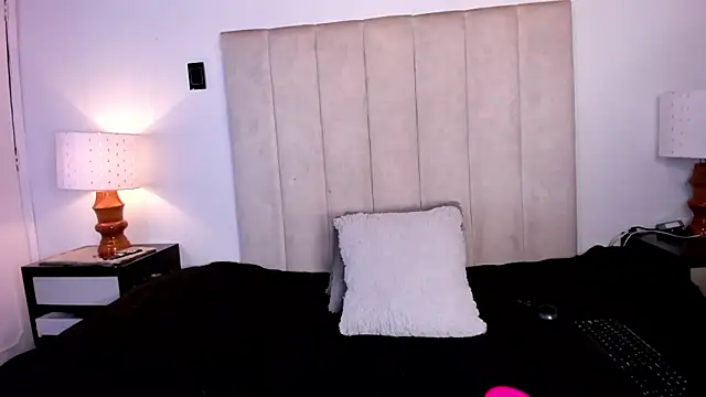 Snapshot of MarthinaBaker chatting on February 24, 2026, 12:17 pm MarthinaBaker online show from February 24, 2026, 12:17 pm