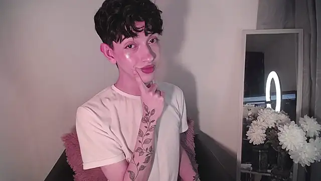 Snapshot of lyamthommpson chatting on February 8, 2025, 4:14 am lyamthommpson online show from February 8, 2025, 4:14 am