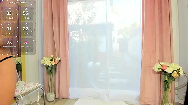 Selena Reeves online show from October 5, 2025, 6:26 am