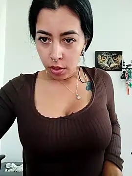 Snapshot of Emily_Wane chatting on February 9, 2026, 5:44 pm Emily Wane online show from February 9, 2026, 5:44 pm