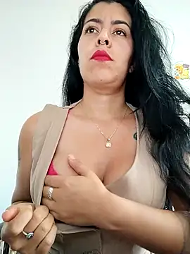 Snapshot of Emily_Wane chatting on February 3, 2026, 4:34 pm Emily Wane online show from February 3, 2026, 4:34 pm